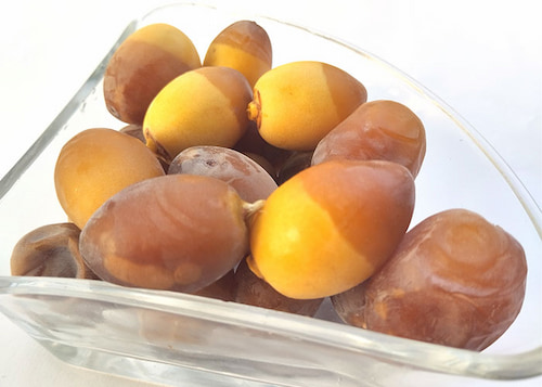 تصویر 3 از قیمت خرید خرمای هلیله + فروش ویژه